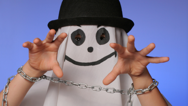  Accessorizing Your Ghost Costume With Chains And Rattles